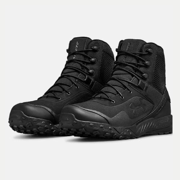 Under armour “Boot black”